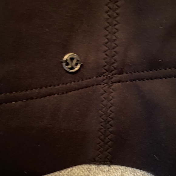 Lululemon baseball jacket size 8 - Picture 12 of 12
